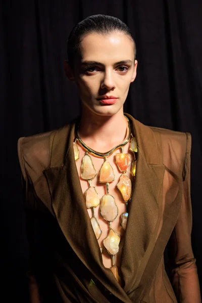 Look 19